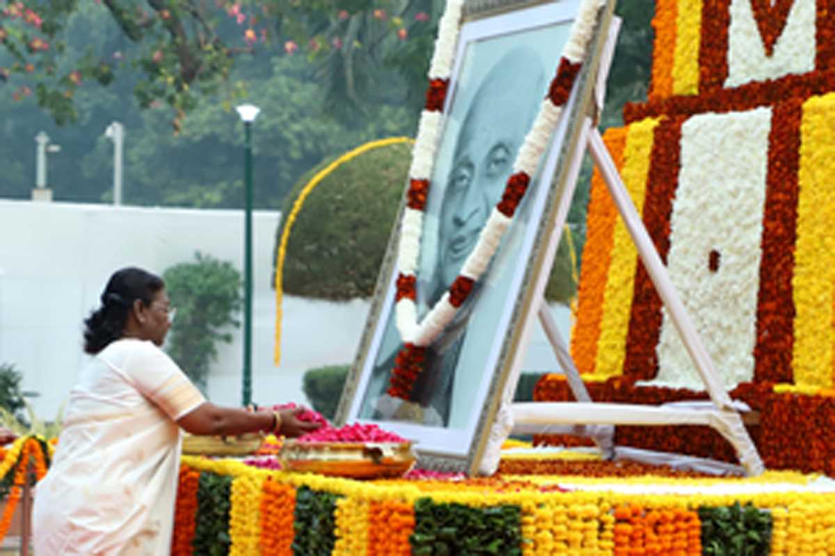 राष्ट्रपति, उपराष्ट्रपति व प्रधानमंत्री ने सरदार पटेल को उनकी जयंती पर किया याद राष्ट्रपति, उपराष्ट्रपति व प्रधानमंत्री ने सरदार पटेल को उनकी जयंती पर किया याद